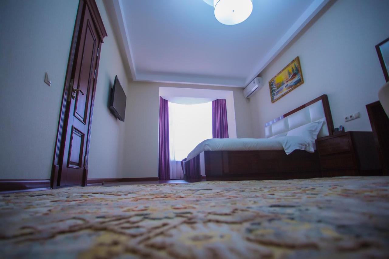 Hotel Ayni ดูแชนเบอ ภายนอก รูปภาพ