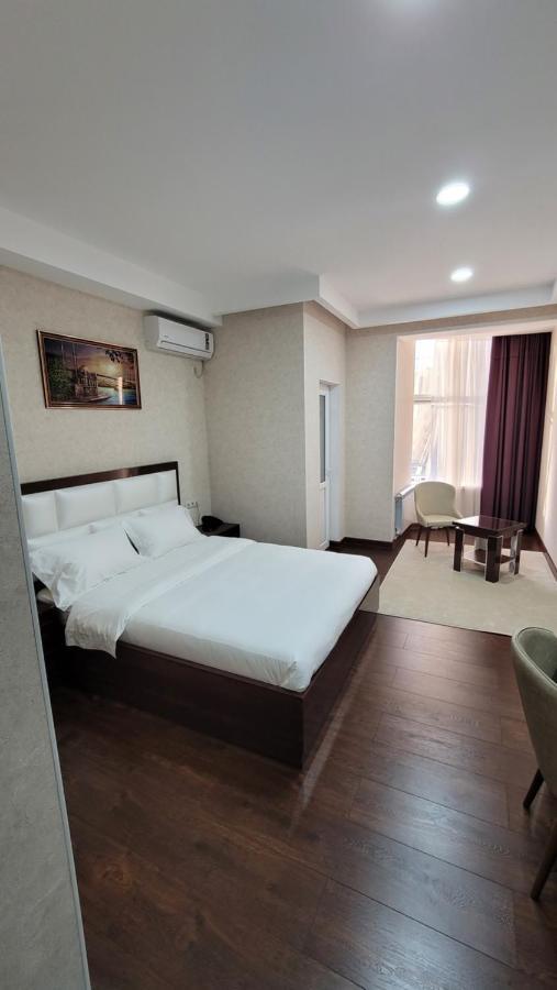 Hotel Ayni ดูแชนเบอ ภายนอก รูปภาพ