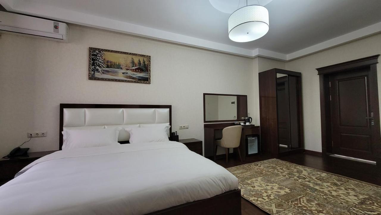 Hotel Ayni ดูแชนเบอ ภายนอก รูปภาพ