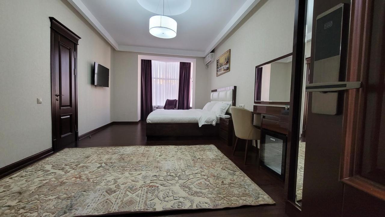 Hotel Ayni ดูแชนเบอ ภายนอก รูปภาพ