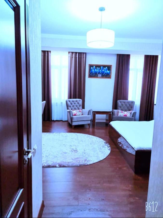 Hotel Ayni ดูแชนเบอ ภายนอก รูปภาพ