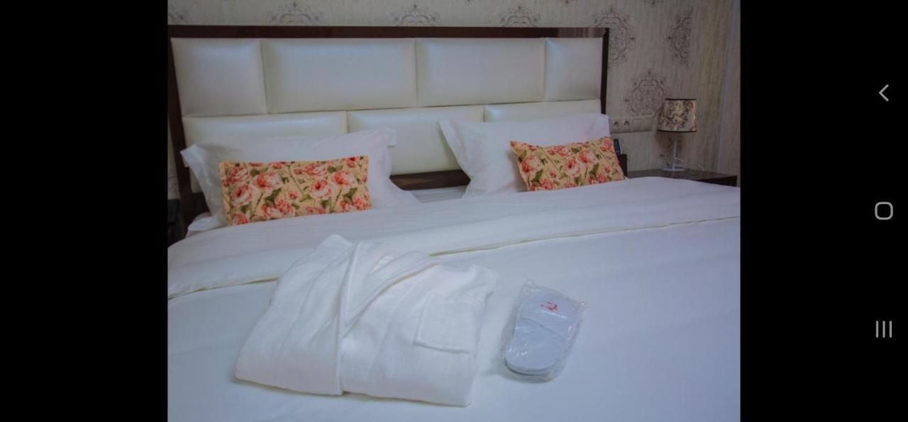Hotel Ayni ดูแชนเบอ ภายนอก รูปภาพ