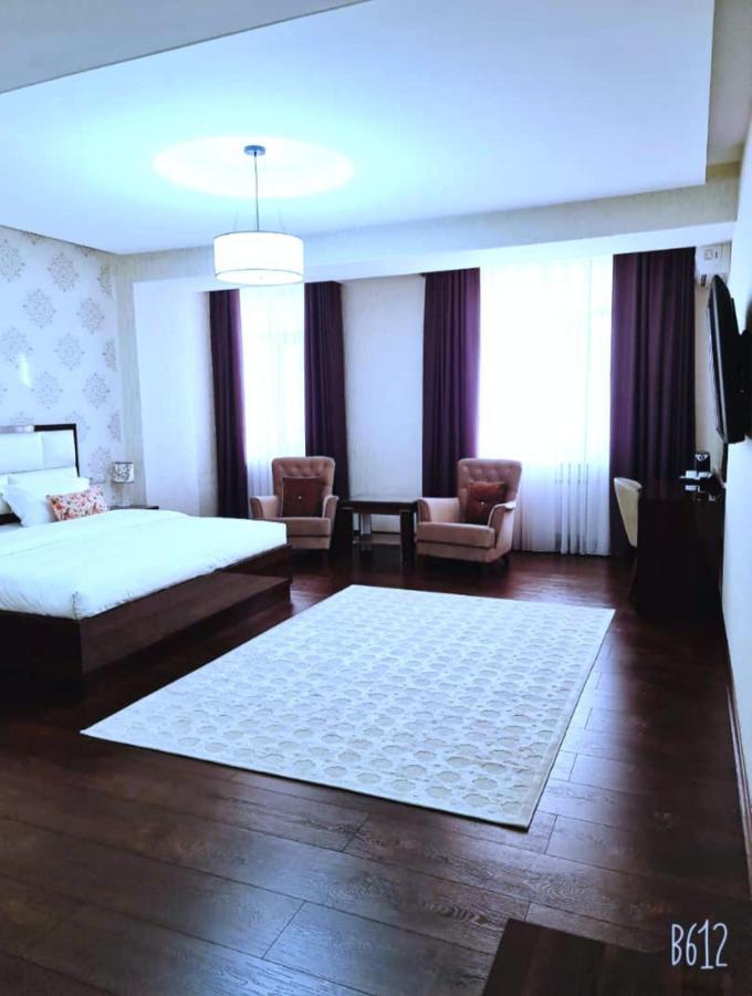 Hotel Ayni ดูแชนเบอ ภายนอก รูปภาพ