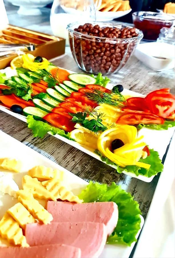 Hotel Ayni ดูแชนเบอ ภายนอก รูปภาพ