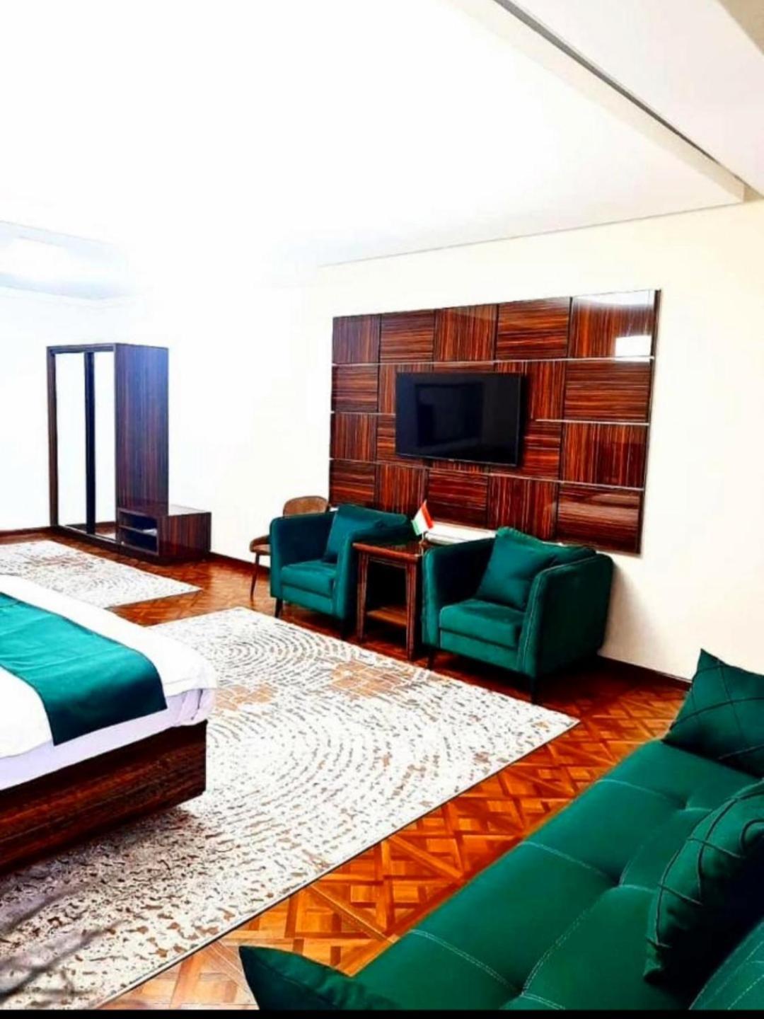 Hotel Ayni ดูแชนเบอ ห้อง รูปภาพ