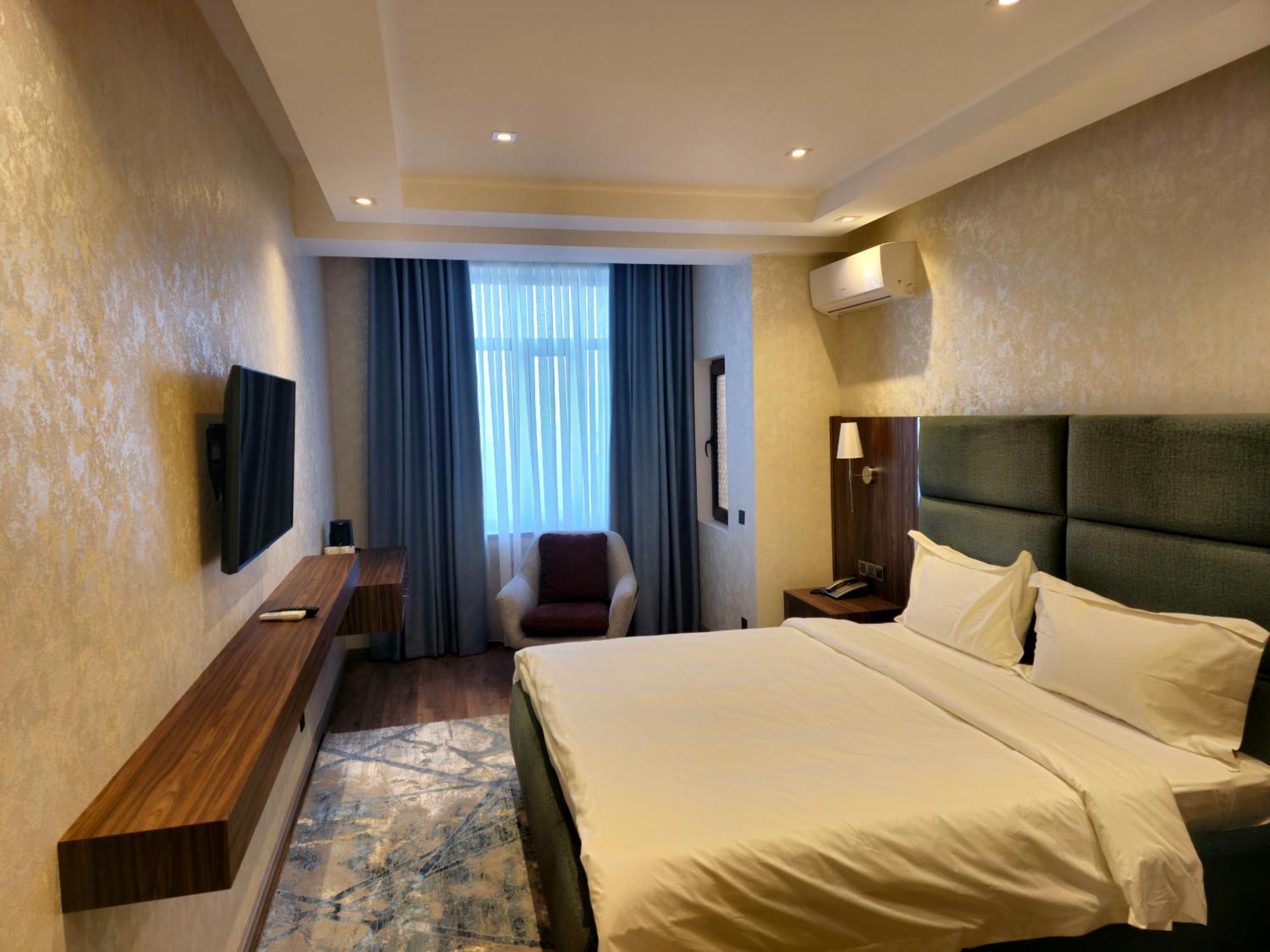 Hotel Ayni ดูแชนเบอ ห้อง รูปภาพ