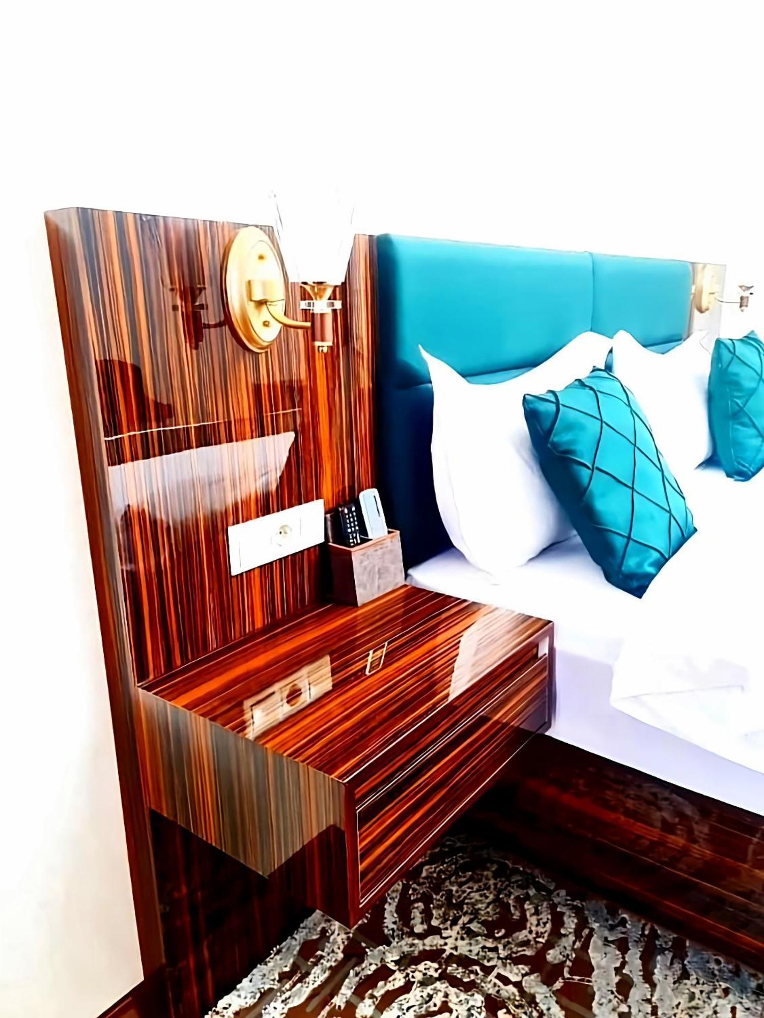 Hotel Ayni ดูแชนเบอ ห้อง รูปภาพ