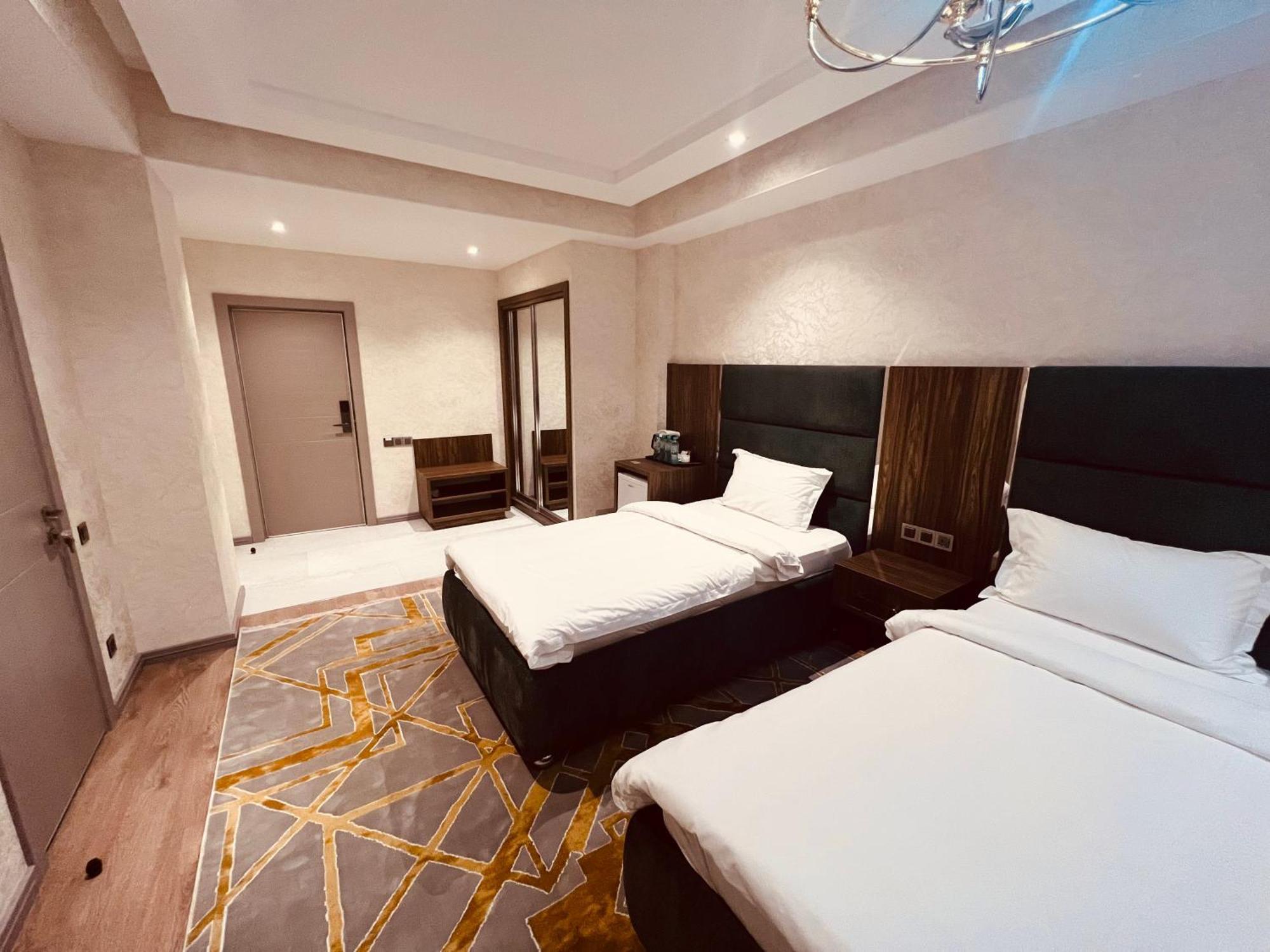 Hotel Ayni ดูแชนเบอ ภายนอก รูปภาพ
